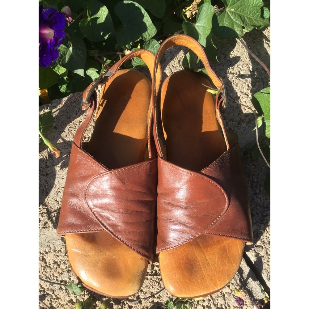 Vtg Leather Boho Sling Back Sandals